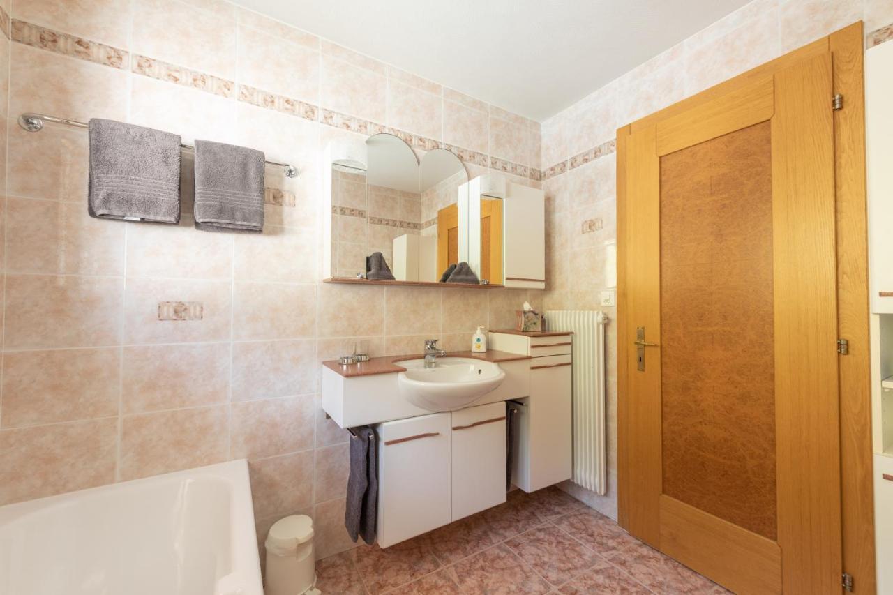 Apartments Saasunia Luaran gambar